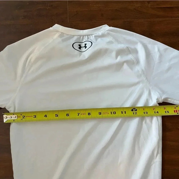 Under  Armour tshirt - Picture 7 of 9